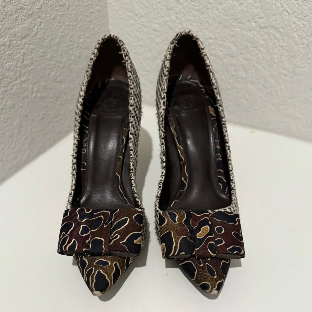 Tory Burch Cleo Tweed and Silk Bow High Heel Pump Brown Navy Leopard Size 7